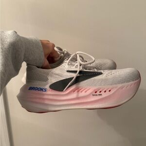 Brooks Women's Athletic Shoes - White and Pink